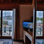 Отель Casamia 3*